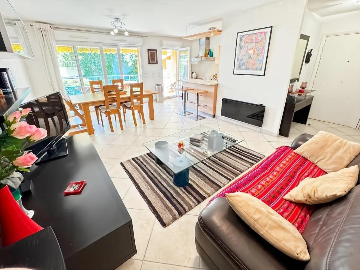 Apartamento Magic Pool View, Rickeys Rocabruna